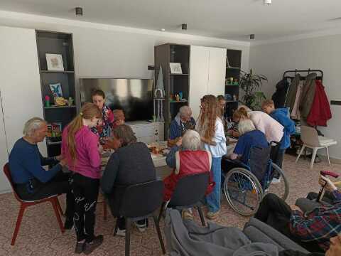 Společné tvořivé odpoledne dětí a seniorů