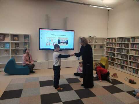 Třeťáci v knihovně